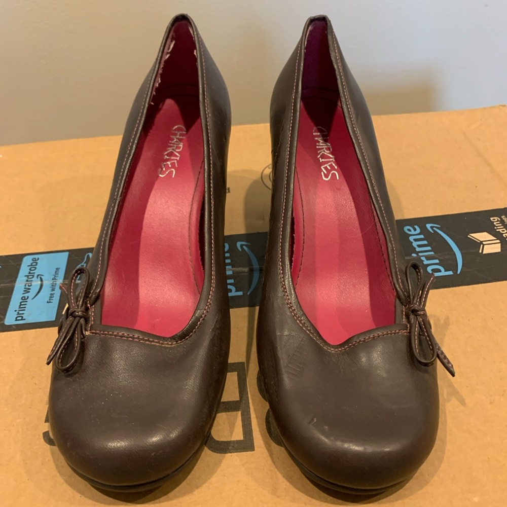 charlies wmns sz 8.5 low heels